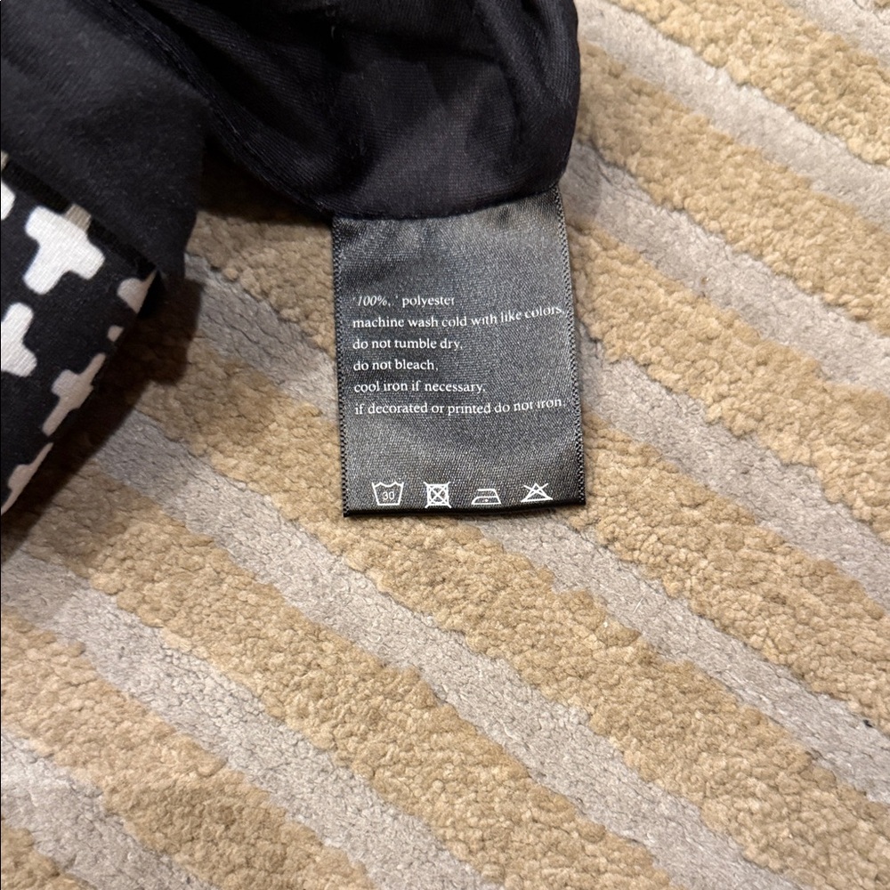 Ksubi Face Mask Black and White Graphic - Picture 3 of 6